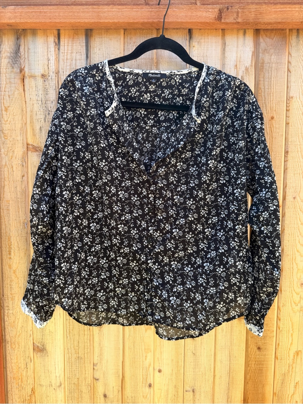 Madewell Black and White Floral V-Neck Long Sleeve Blouse
